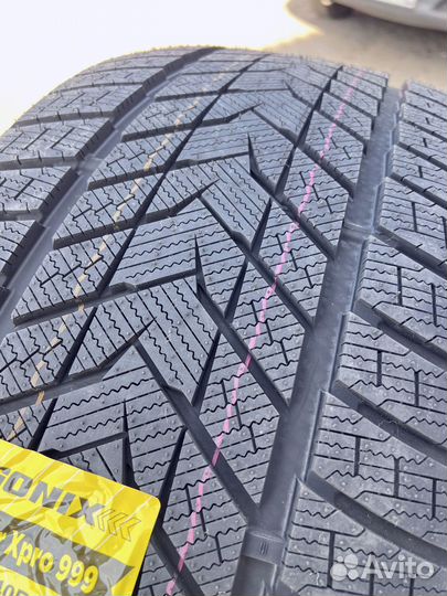 Sonix WinterXPro 999 275/45 R21 122U
