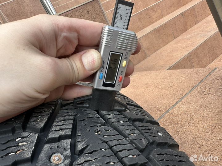 Nokian Tyres Hakkapeliitta 7 SUV 235/65 R17 108T