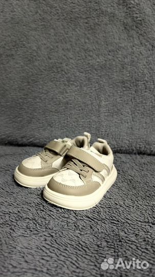 Кроссовки детские