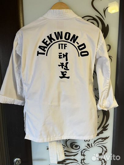 Костюм для тхэквондо