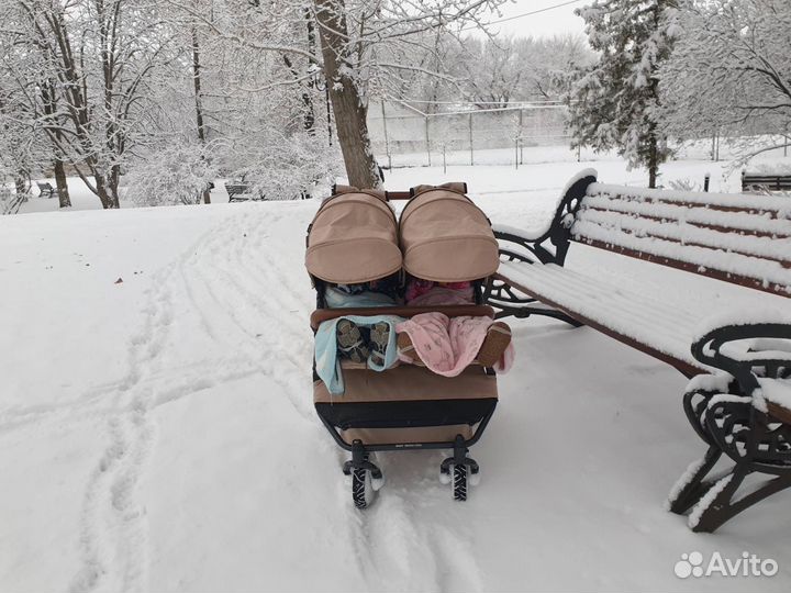 Коляска для двойни