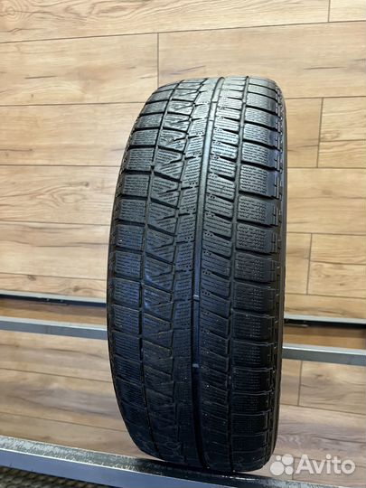 Bridgestone Blizzak Revo GZ 215/60 R17 96S