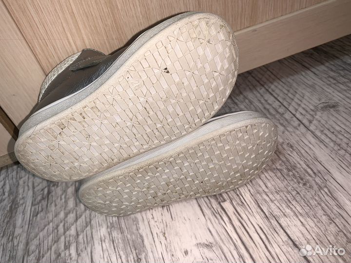 Ботинки демисезонные для девочки 26 размер