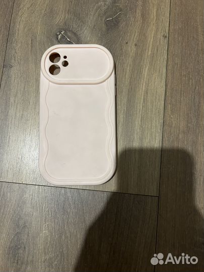 Чехлы на iPhone 11