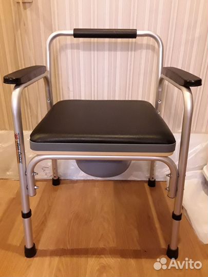 Кресло-стул с санитарным оснащением