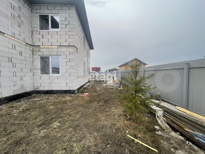 Дом 186,6 м² на участке 7 сот.