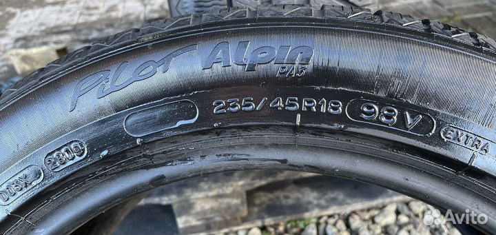 Michelin Pilot Alpin PA3 235/45 R18