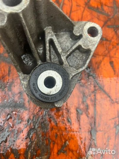 Кронштейн кпп Ford Focus 3 2011-2019