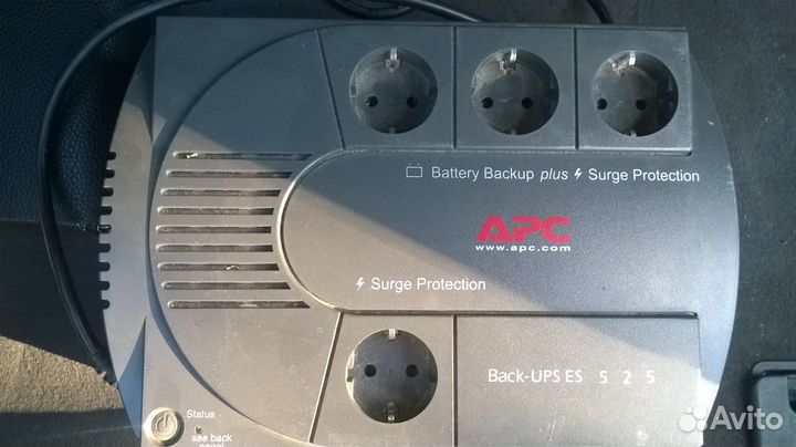 Источник бесперебойного питания APC back-UPS 525 н
