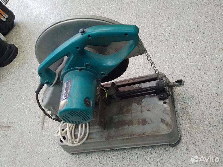 Монтажная пила Makita 2414NB