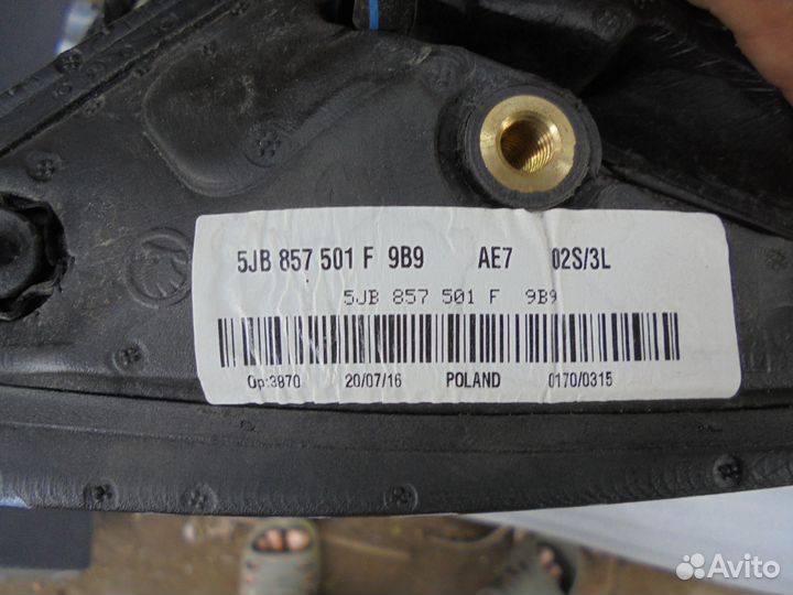 Зеркало левое без повторителя Skoda Rapid 1