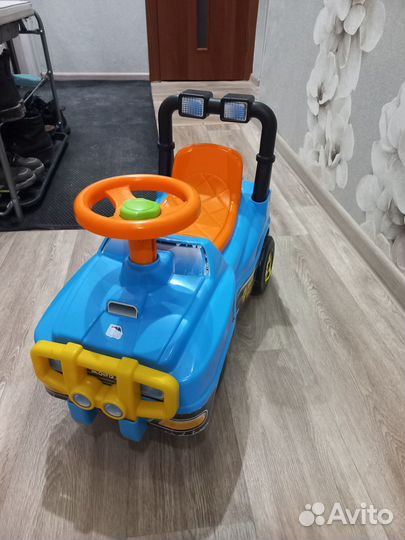 Детская машинка толокар