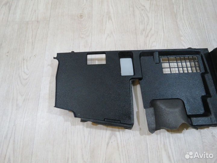 Накладка торпедо левая нижняя Kia Quoris