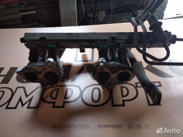 Топливная рампа с форсункой и пауком