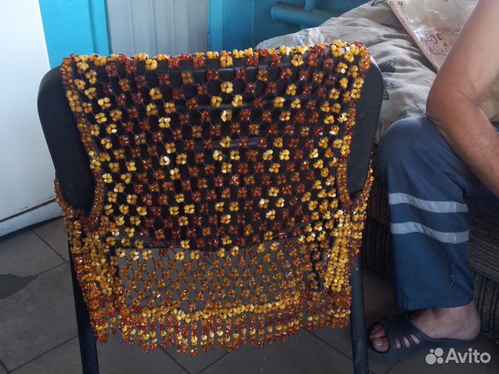 Жилетка из янтаря