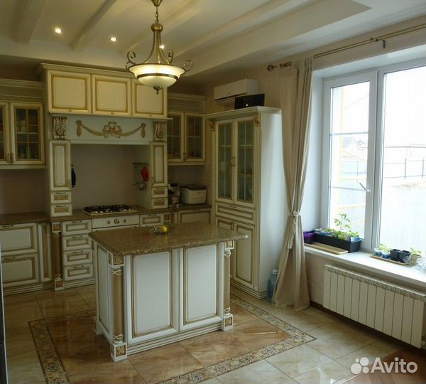 Столешница для острова из кварцевого агломерата