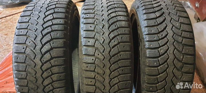 Bridgestone Blizzak Spike-01 205/55 R16