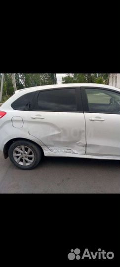 LADA XRAY 1.8 AMT, 2018, битый, 110 000 км