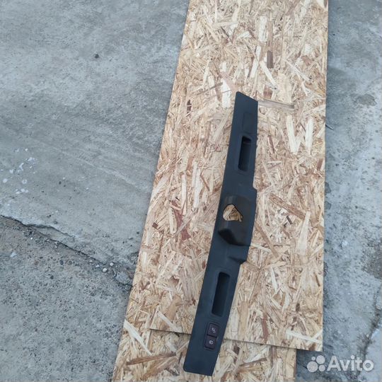 Панель крышки багажника Мерседес GL550