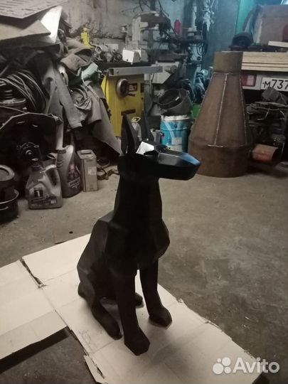 Собака из металла