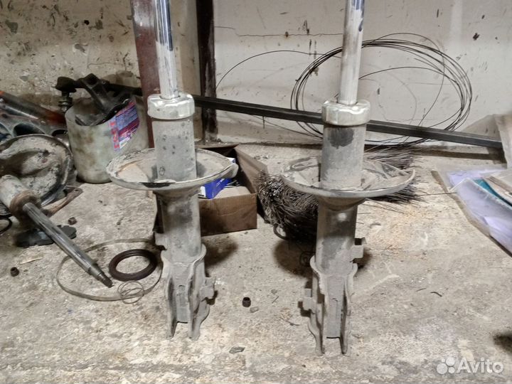 Стойка амортизатора передняя хундай акцент