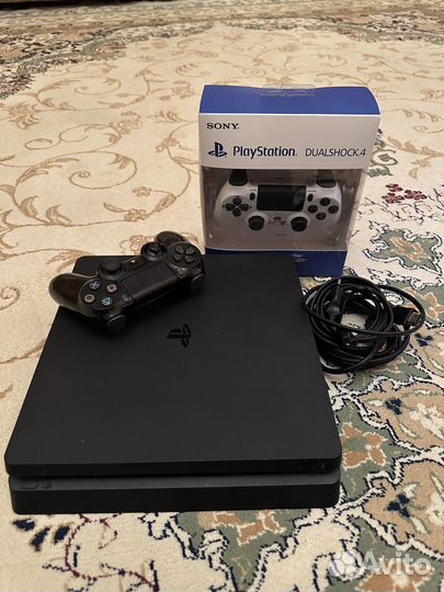 Sony playstation 4 slim