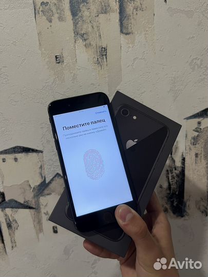 iPhone 8, 64 ГБ
