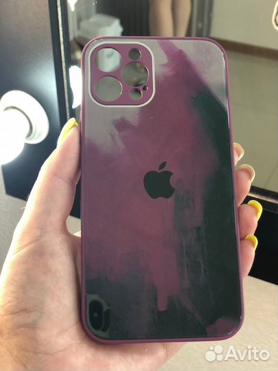 Чехол на iPhone