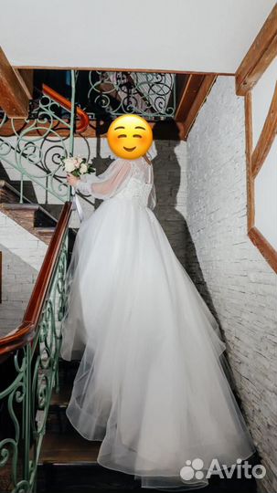 Свадебное платье со шлейфом
