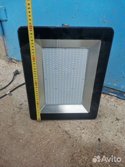 200вт Led прожектор