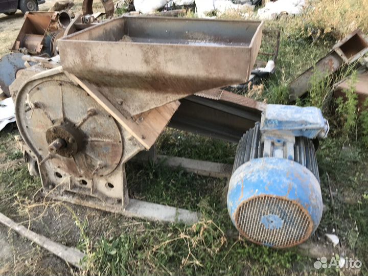 Зернодробилка