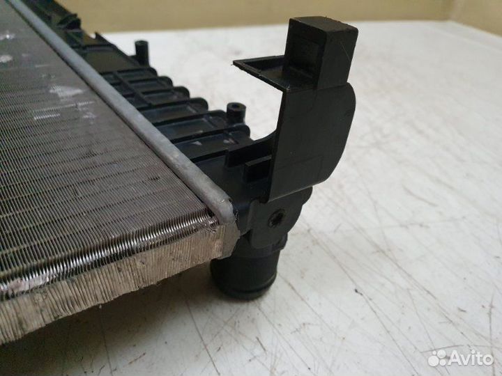 Радиатор охлаждения Renault Sandero 2