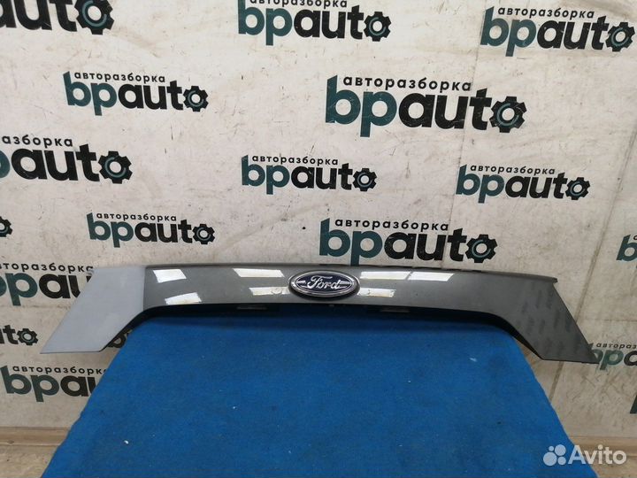 Накладка на крышку багажника верхняя