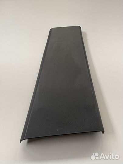 Обшивка стойки нижняя правая Discovery l319