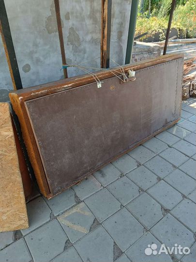 Дверь полуметаллическая