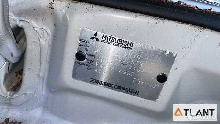 Порожек пластиковый передний левый mitsubishi paje