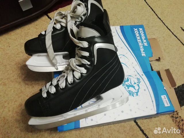 Коньки хоккейные