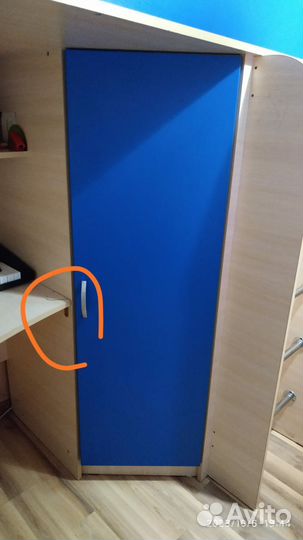 Кровать чердак со столом и шкафом