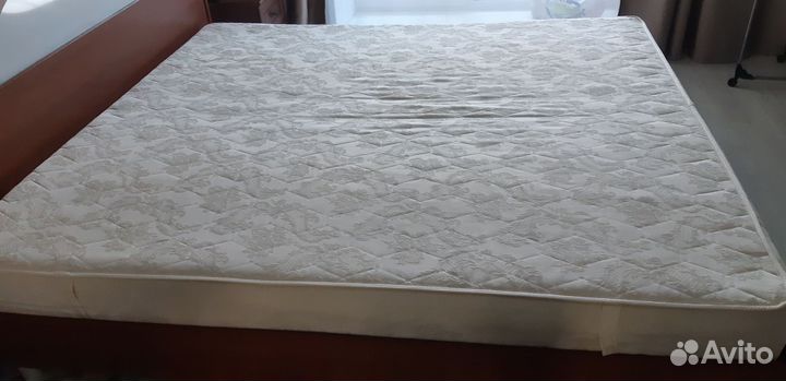 Матрас 180 на 200 бу