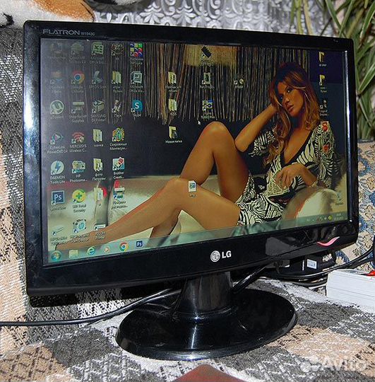 Монитор LG 19