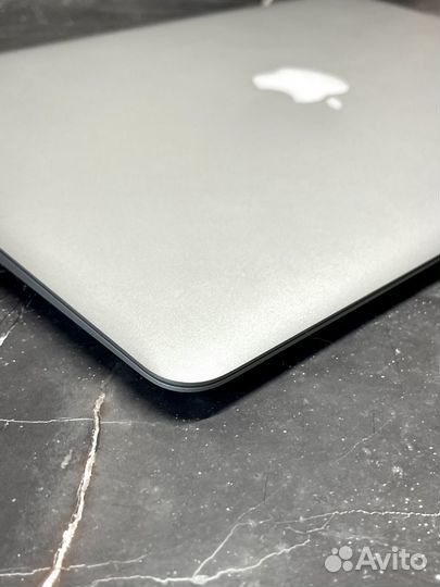 Ноутбук MacBook Air 13 2017 (Идеал, без ремонтов)