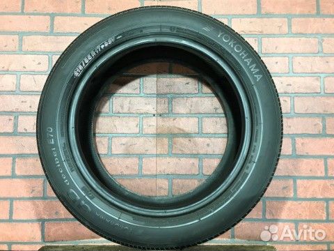 Yokohama dB Decibel E70B 215/55 R17