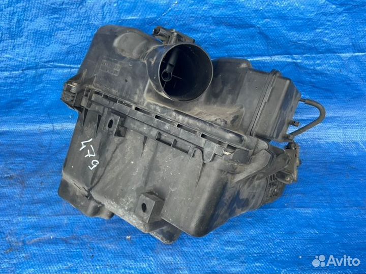 Корпус воздушного фильтра Toyota Sienna XL20 3.3 L