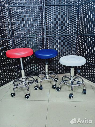 Стул для мастера косметолога. Новый