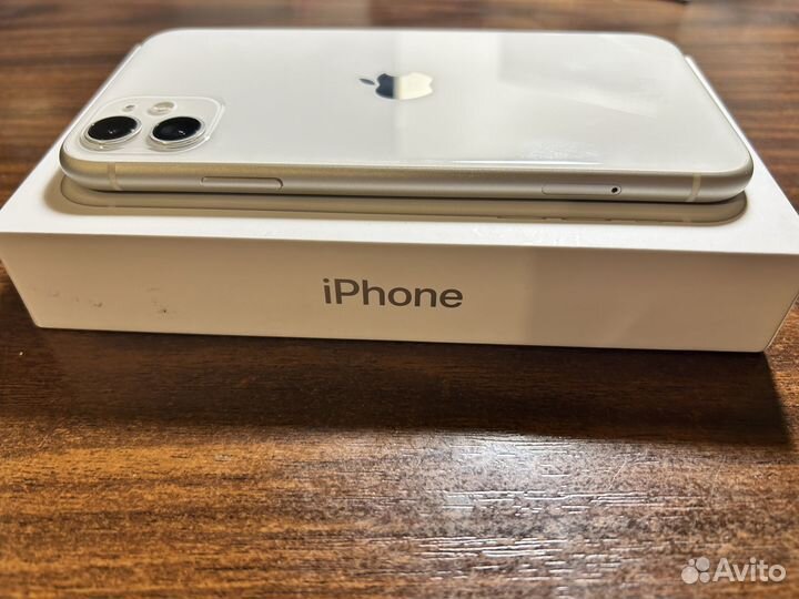 iPhone 11, 64 ГБ