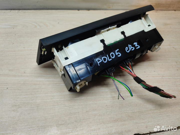 Блок управления отопителем VW Polo 5 седан