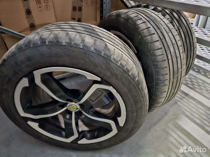 Nokian Tyres Hakka Blue 2 SUV 235/55 R18