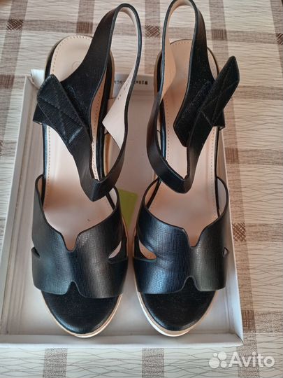 Босоножки женские