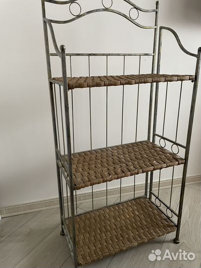 Стеллаж этажерка с ротангом