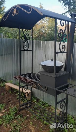 Мангал с крышей